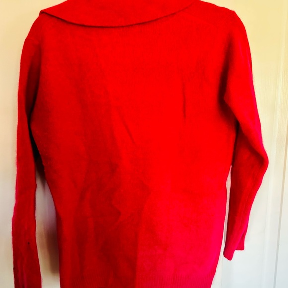 Vintage wool cardigan sweater. Size 38 (women's large) Hot pink. - Picture 2 of 5
